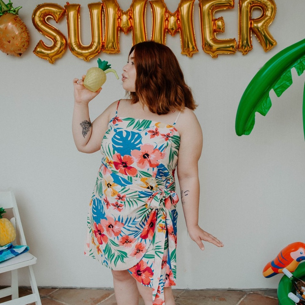 ✨ON SALE✨Margarita Mood Plus Size Floral Print Wrap Mini Dress - Picture 4 of 4